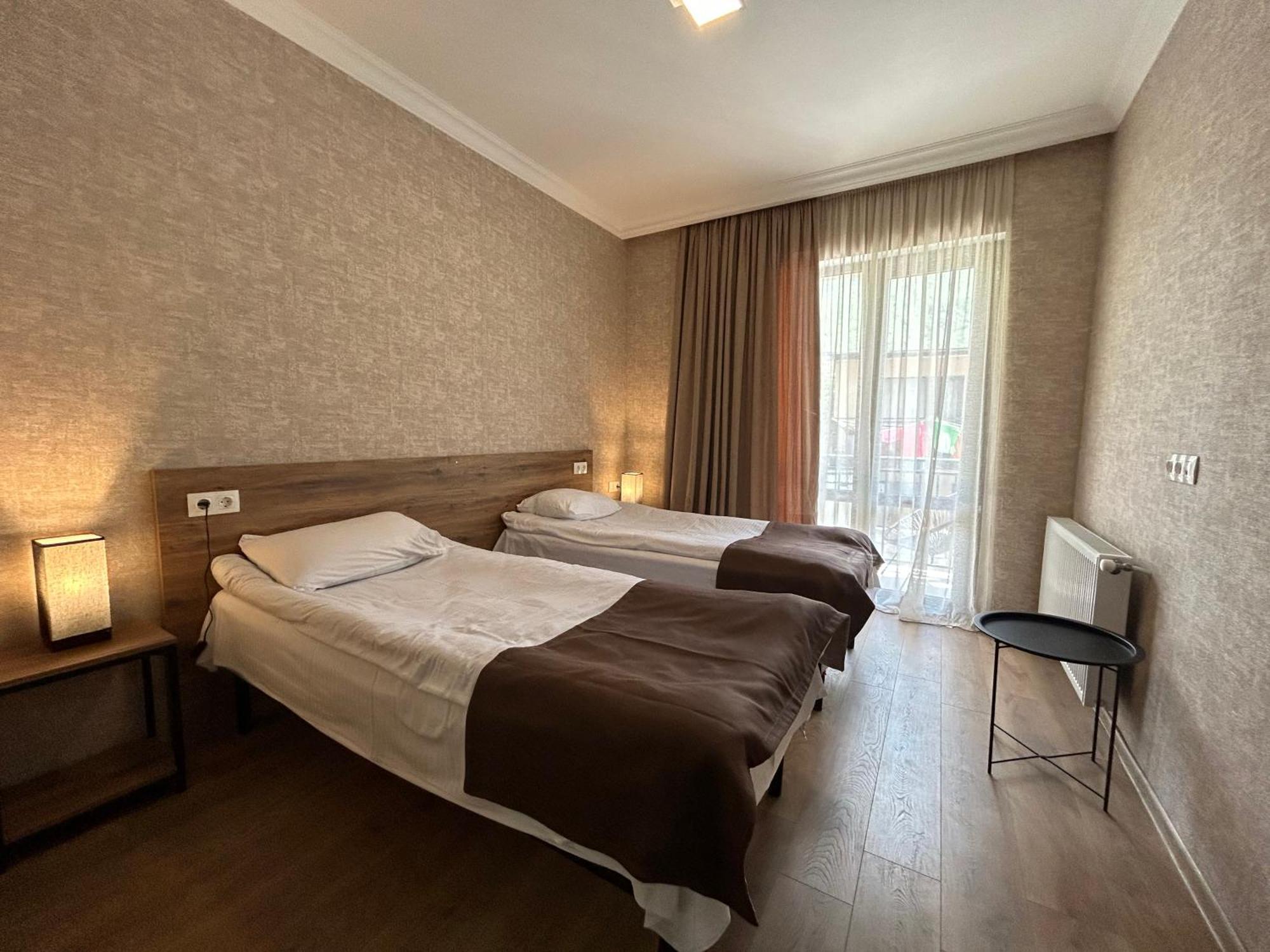 Aldema Hotel Kazbegi Ngoại thất bức ảnh